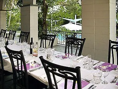 Hotel Amaroo On Mandalay Nelly Bay